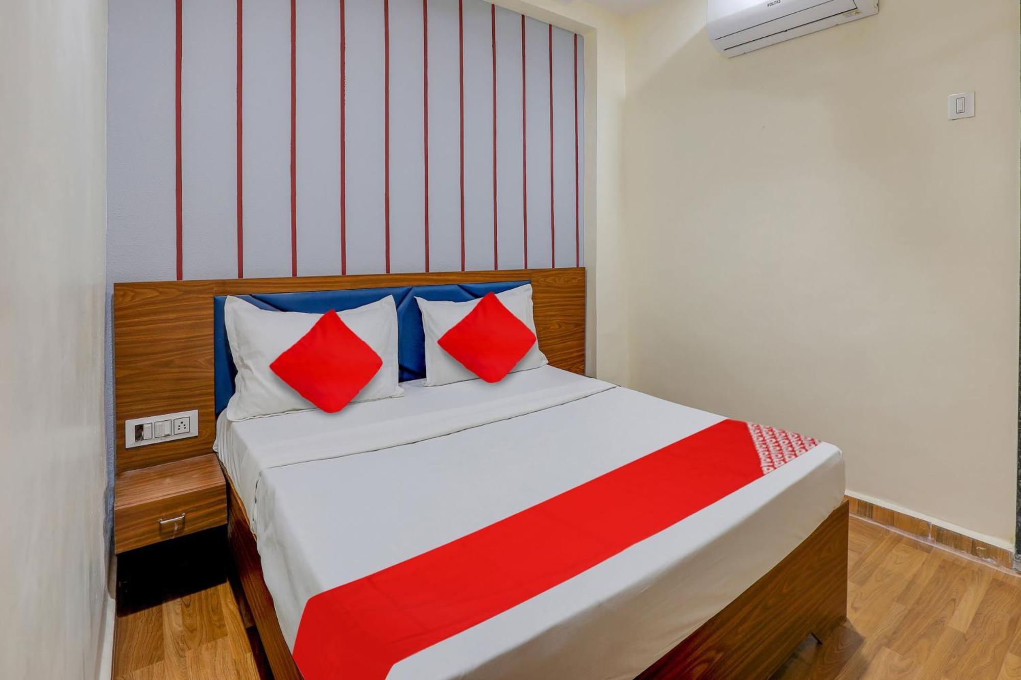 Hotel O Lotus Σουράτ Εξωτερικό φωτογραφία
