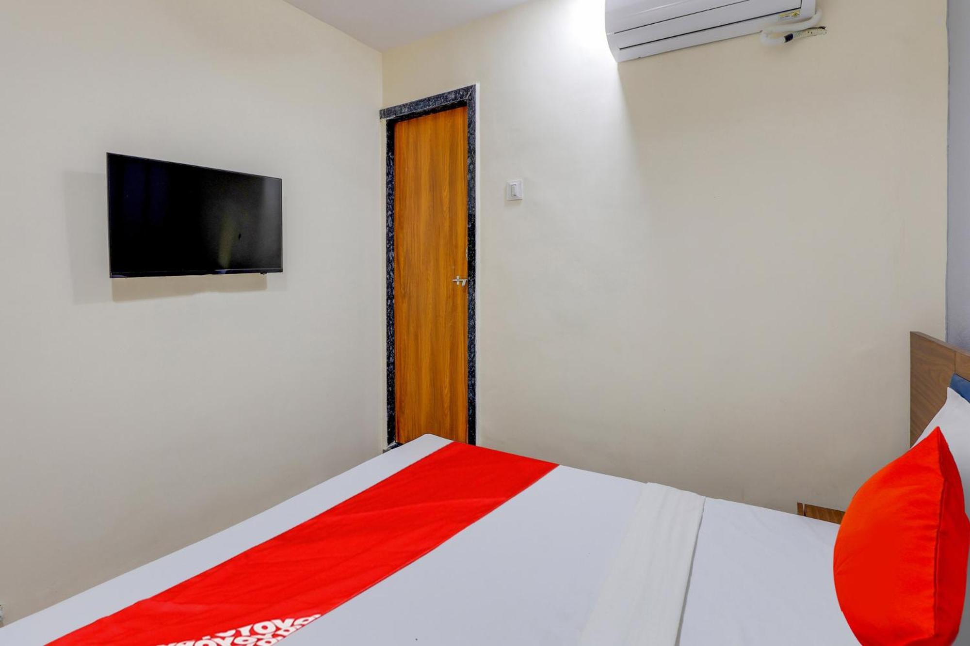 Hotel O Lotus Σουράτ Εξωτερικό φωτογραφία